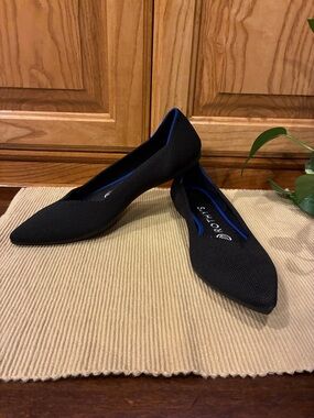 Size 6.5 Rothy’s “The Point” in Black (ABBA)
